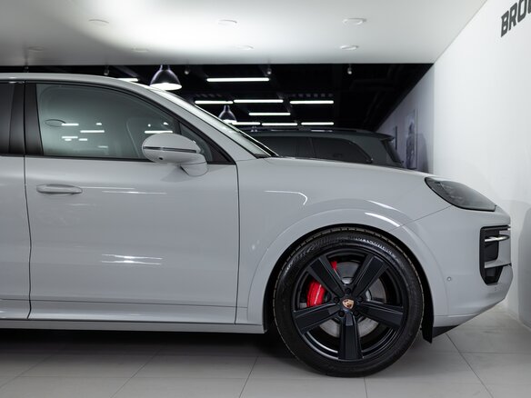 2026 Porsche Cayenne GTS III Рестайлинг, серый, 23690000 рублей - вид 33