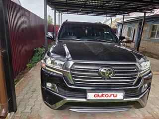 2017 Toyota Land Cruiser 200 Series Рестайлинг 2, чёрный, 6350000 рублей, вид 1