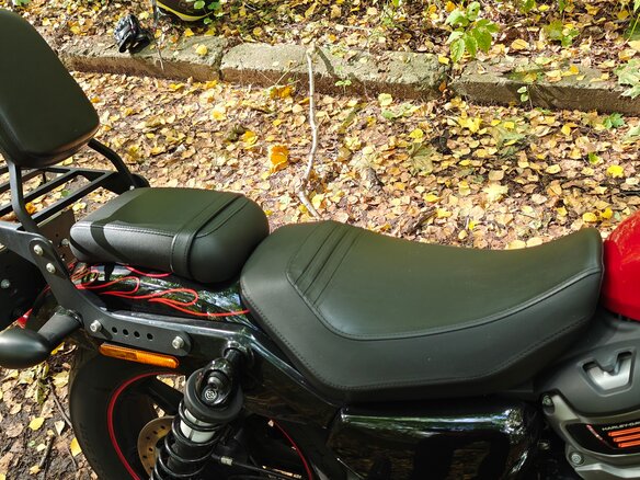 2022 Harley-Davidson Nightster, красный - вид 8