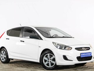 2013 Hyundai Solaris I, белый, 949000 рублей, вид 1