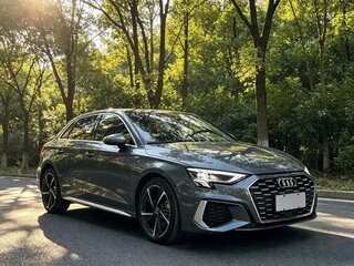 2023 Audi A3 Sportback 35 TFSI IV (8Y), зелёный, 2129000 рублей, вид 3