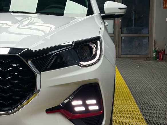 2023 Jetour X70 I Рестайлинг 2, белый - вид 2