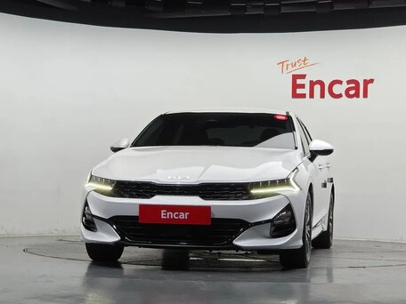 2023 Kia K5 LPi III Рестайлинг, белый, 2110000 рублей, вид 2