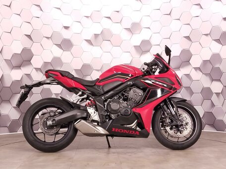 2023 Honda CBR 650R, красный, 999000 рублей, вид 3