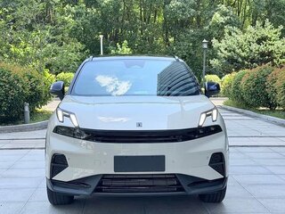 2025 Lynk & Co 06 I Рестайлинг, бежевый, 1655999 рублей, вид 2