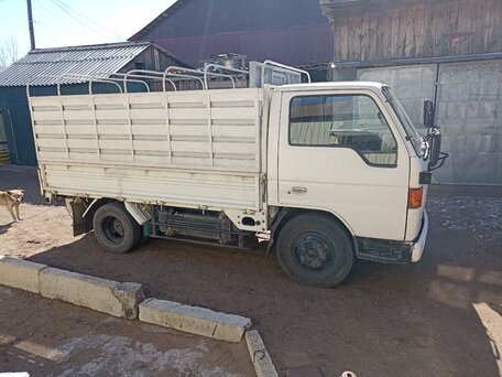 1993 Mazda Titan, белый, 1500000 рублей, вид 2