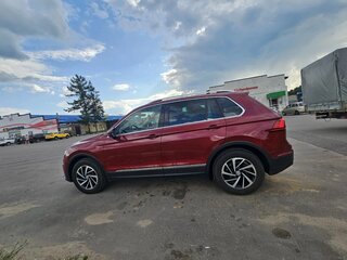 2018 Volkswagen Tiguan II, пурпурный, 2180000 рублей, вид 3