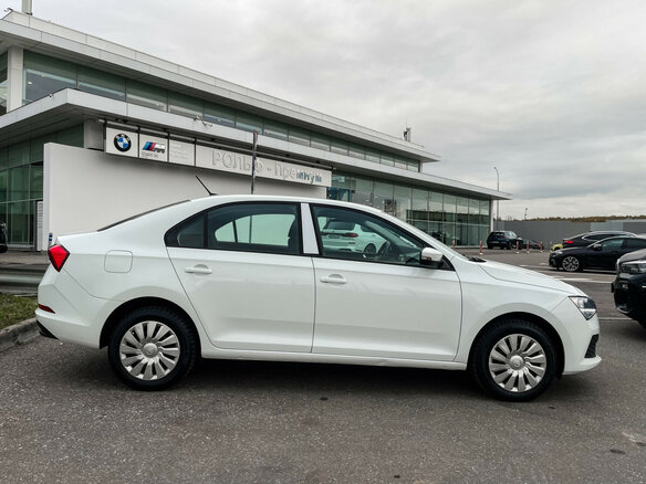 2022 Skoda Rapid II, белый, 1633500 рублей - вид 3
