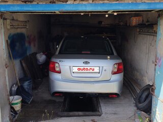 2011 Kia Rio II Рестайлинг, серебристый, 450000 рублей, вид 2