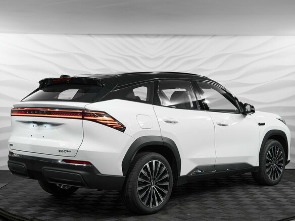 2026 Geely Galaxy M7, белый - вид 3