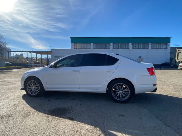 2015 Skoda Octavia III (A7), белый, 650000 рублей - вид 5