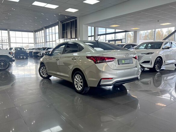 2017 Hyundai Solaris II, бежевый, 1390000 рублей - вид 5