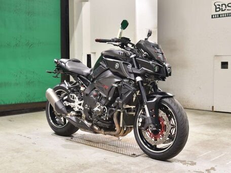 2017 Yamaha MT-10, чёрный, 1250000 рублей, вид 3