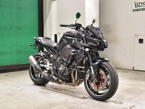 2017 Yamaha MT-10, чёрный, 1250000 рублей - вид 2