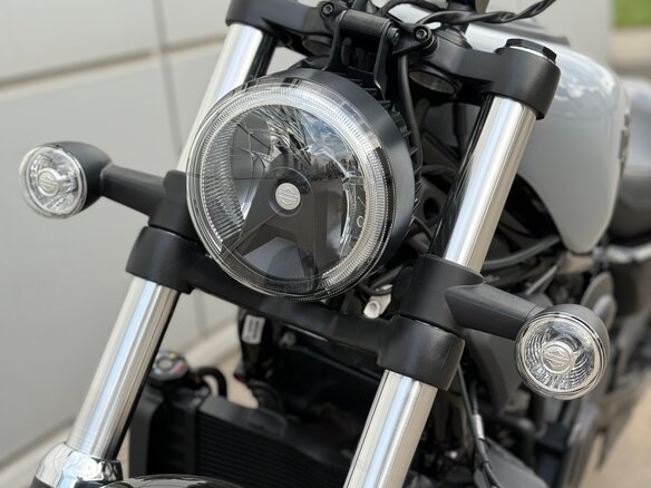 2024 Harley-Davidson Nightster, серебристый, 1150000 рублей - вид 11