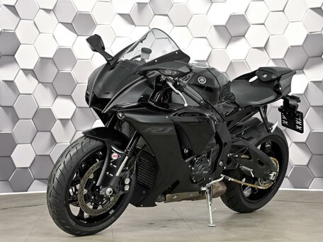 2021 Yamaha YZF-R1, чёрный, 1899000 рублей, вид 2