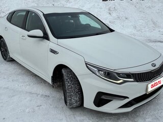 2019 Kia Optima IV Рестайлинг, белый, 1700000 рублей, вид 2