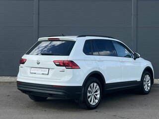 2017 Volkswagen Tiguan II, белый, 1825000 рублей, вид 5