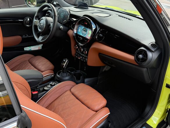 2021 Mini Cabrio Cooper S III Рестайлинг 2, зелёный, 3990000 рублей - вид 16