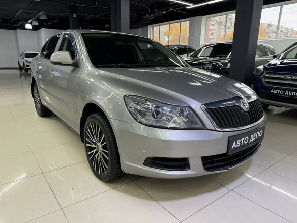 2013 Skoda Octavia II (A5) Рестайлинг, бежевый, 650000 рублей - вид 2