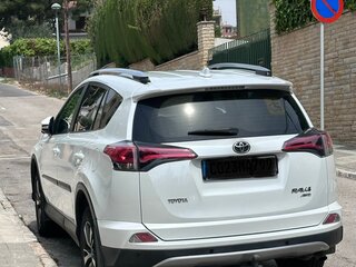 2018 Toyota RAV4 IV (XA40) Рестайлинг, белый, 2690000 рублей, вид 3