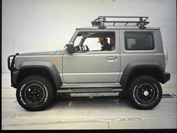 2021 Suzuki Jimny Sierra IV, серый, 1900000 рублей - вид 3