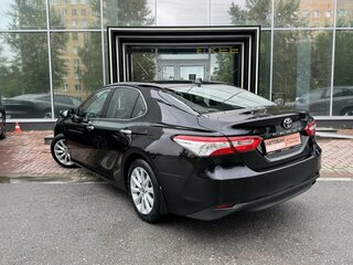 2021 Toyota Camry VIII (XV70), чёрный, 2169000 рублей, вид 5