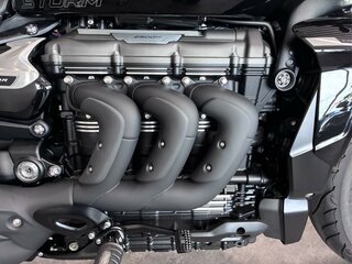 2025 Triumph Rocket 3, красный, 2999000 рублей, вид 3