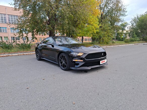 2022 Ford Mustang VI Рестайлинг, чёрный, 3480000 рублей - вид 7