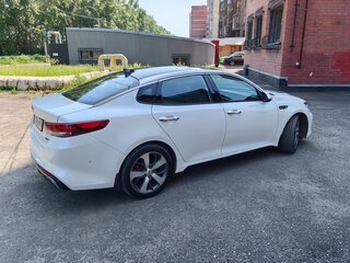 2018 Kia Optima IV Рестайлинг, белый, 2250000 рублей, вид 4