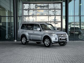 2011 Mitsubishi Pajero IV, серебристый, 1790000 рублей, вид 1