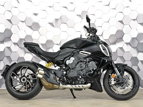 2024 Ducati Diavel V4, чёрный, 2549000 рублей, вид 3