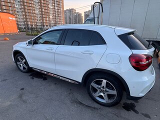 2019 Mercedes-Benz GLA 250 I (X156) Рестайлинг, белый, 3000000 рублей, вид 5