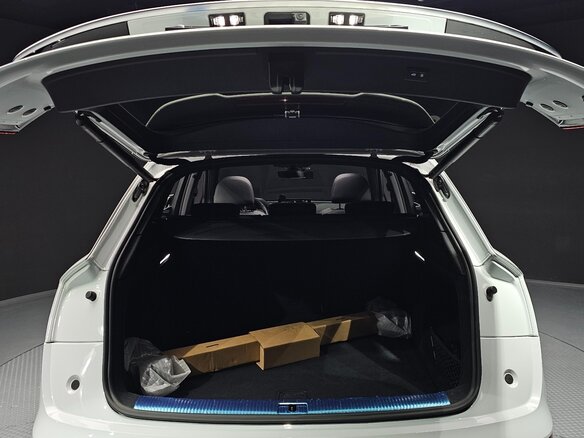 2023 Audi Q5 40 TDI II (FY) Рестайлинг, белый, 5870000 рублей - вид 9