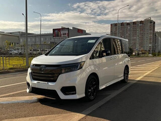 2021 Honda Stepwgn Spada V Рестайлинг, белый, 1950000 рублей, вид 1