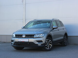 2018 Volkswagen Tiguan II, серебристый, 1985000 рублей, вид 1