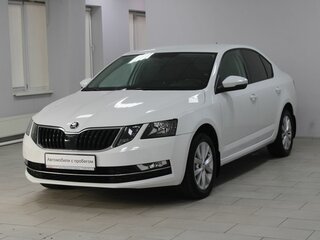 2017 Skoda Octavia III (A7) Рестайлинг, белый, 1709900 рублей, вид 3