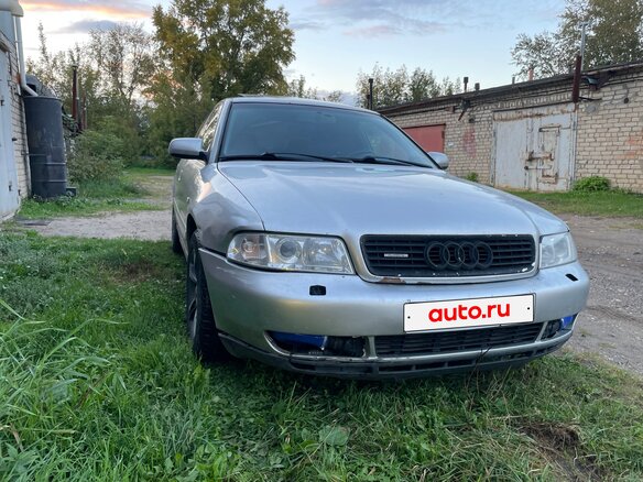 1999 Audi A4 I (B5) Рестайлинг, серый