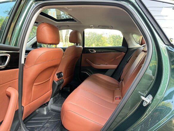 2026 Geely Emgrand III, зелёный, 1410700 рублей - вид 14