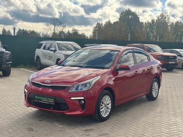 2018 Kia Rio IV, красный