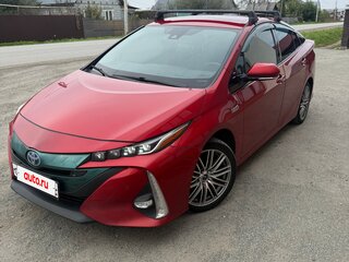 2017 Toyota Prius PHV ZVW52 Prime IV (XW50), красный, 2330000 рублей, вид 1