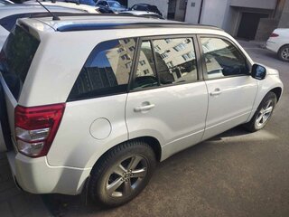 2011 Suzuki Grand Vitara II Рестайлинг, белый, 2700000 рублей, вид 2
