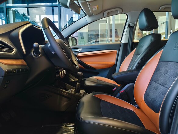 2026 Lada (ВАЗ) Vesta SW Cross I Рестайлинг (NG), серебристый, 2043000 рублей - вид 13