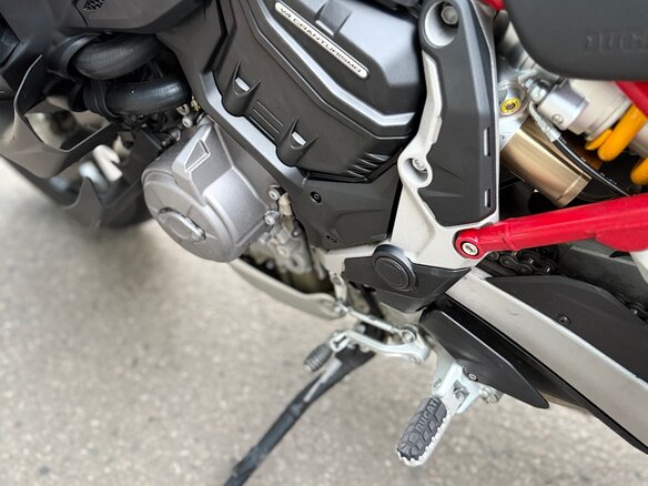 2023 Ducati Multistrada V4, красный, 1999999 рублей - вид 7
