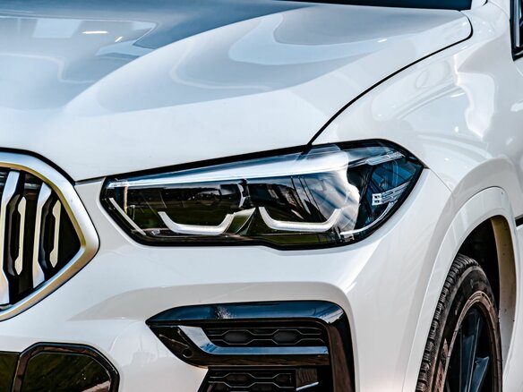 2022 BMW X6 30d III (G06), белый, 8350000 рублей - вид 9