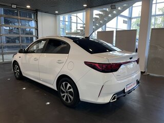 2021 Kia Rio IV Рестайлинг, белый, 1450000 рублей, вид 5