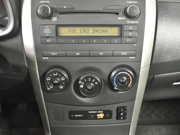2010 Toyota Corolla X (E140, E150), серебристый, 830000 рублей - вид 14