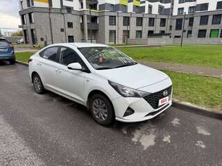 2020 Hyundai Solaris II Рестайлинг, белый, 1300000 рублей, вид 2