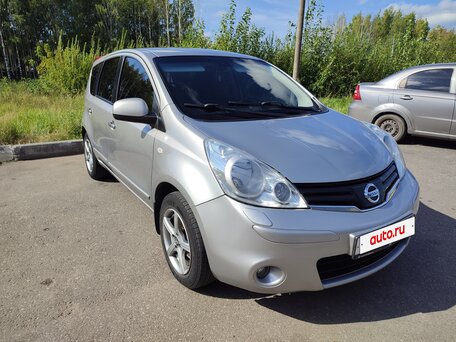 2011 Nissan Note I Рестайлинг, серебристый, 689999 рублей, вид 3