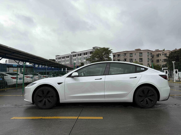 2025 Tesla Model 3 I Рестайлинг, белый, 4980000 рублей - вид 9